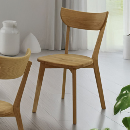 Runder ausziehbarer Tisch und 4 Stühle aus Holz