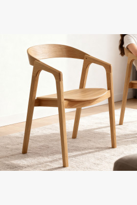 Eichenstuhl mit Armlehnen 2