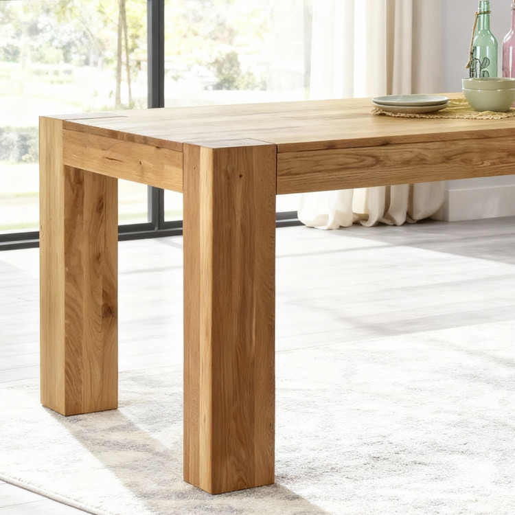 Moderne Sessel mit Armlehne einschließlich Tisch