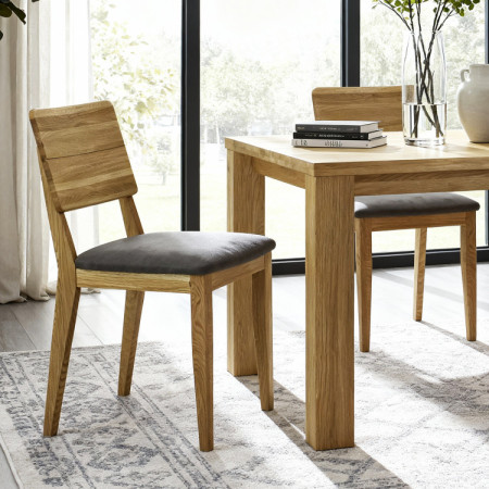 Eiche Tisch 180 x 90 cm und 4 Holzstühle