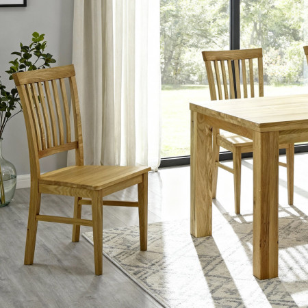 Dubová Essgruppe Tisch 180 x 90 cm und 4 massive Stühle