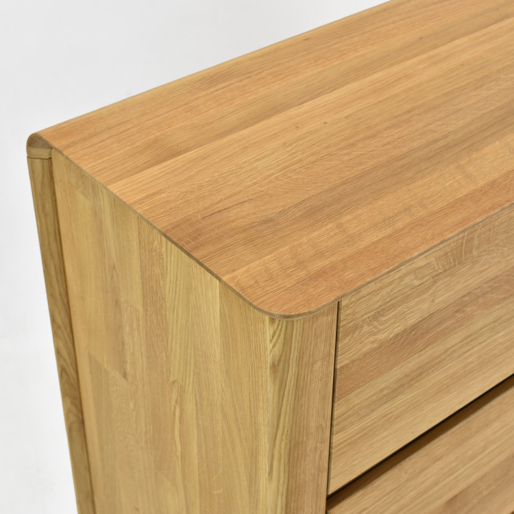 Premiäre Eichenkommode mit 3 Schubladen