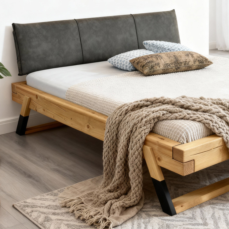 Dřevěná postel masiv 160 x 200 cm Josef – robust und modern