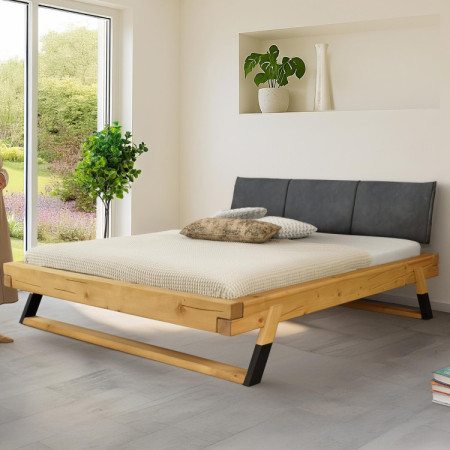 Dřevěná postel masiv 160 x 200 cm Josef – robust und modern