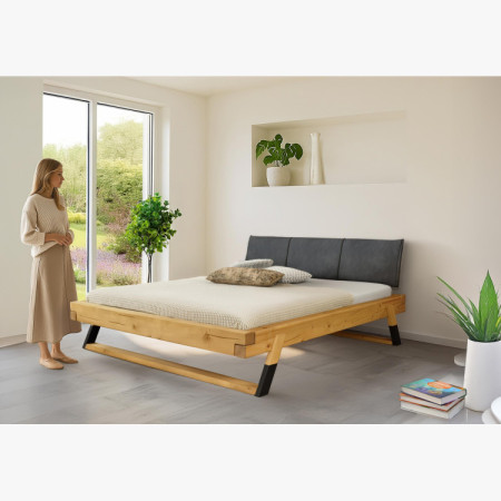 Dřevěná postel masiv 160 x 200 cm Josef – robust und modern