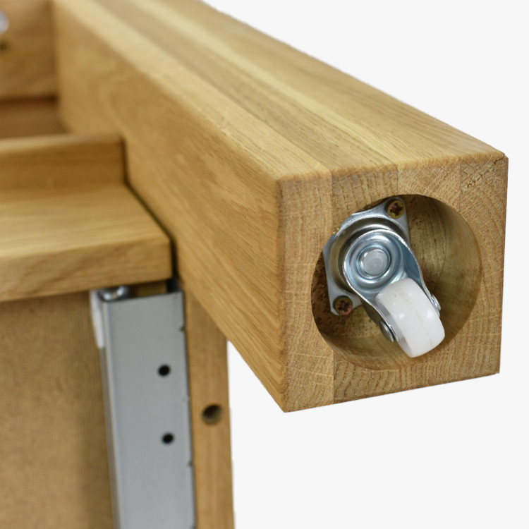 Holzner eckiger Eichen-Couchtisch mit Regal