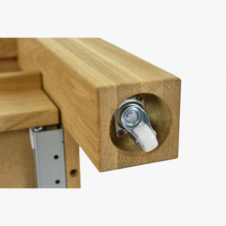 Holzner eckiger Eichen-Couchtisch mit Regal