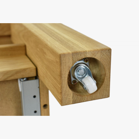 Holzner eckiger Eichen-Couchtisch mit Regal