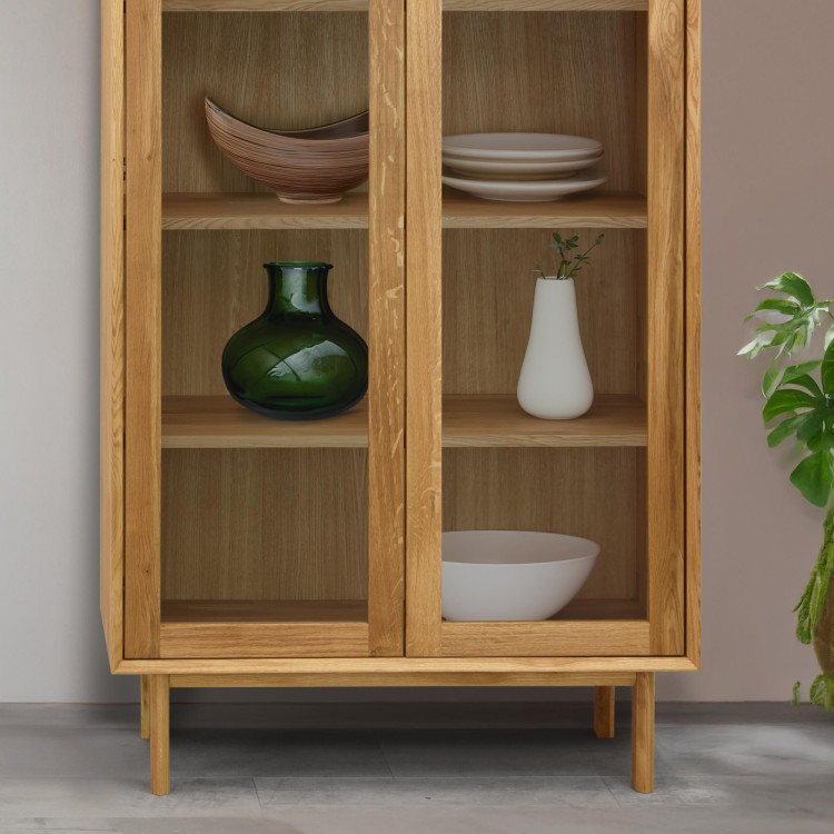 Massive zweiturige Vitrine auf Füßen, Oslo II