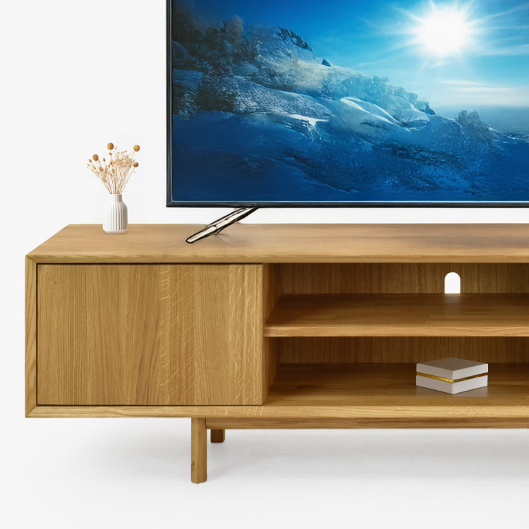 Obývwand aus massiver Eiche mit Vitrinen und TV-Kommode