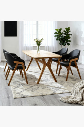 Dubový Esstisch oval 180 × 90 cm und Stühle Beny schwarz