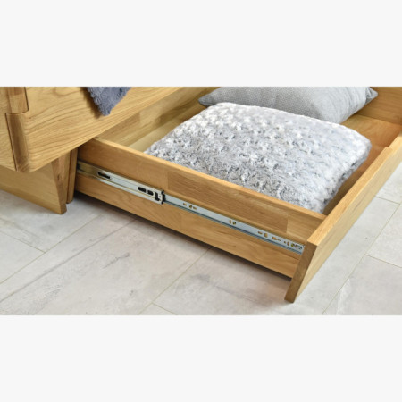 Massivholzbett 180 x 200 mit Stauraum und gepolstertem Kopfteil