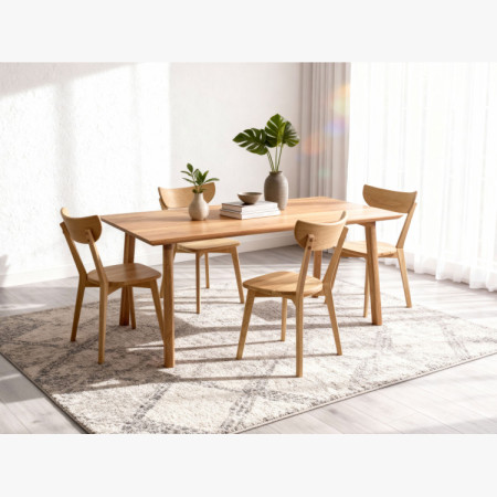 Holztisch und Holzstühle Set