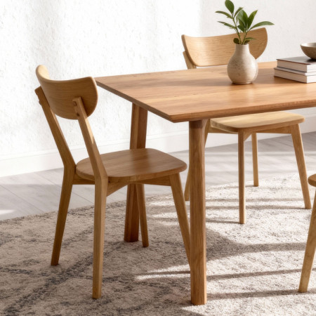 Holztisch und Holzstühle Set