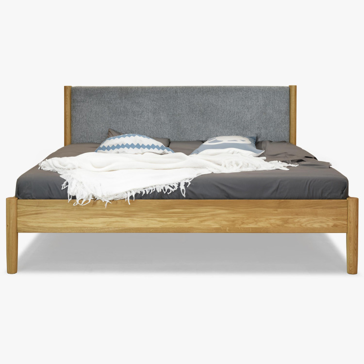 Bett aus massivem Eichenholz mit Stoffkopfteil 180 x 200 cm