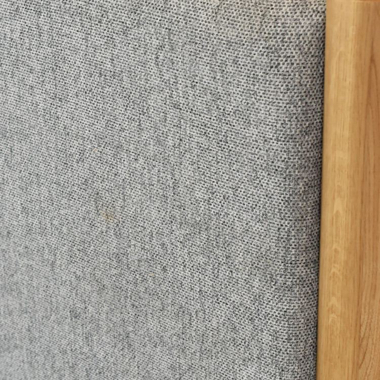 Bett aus massivem Eichenholz mit Stoffkopfteil 180 x 200 cm