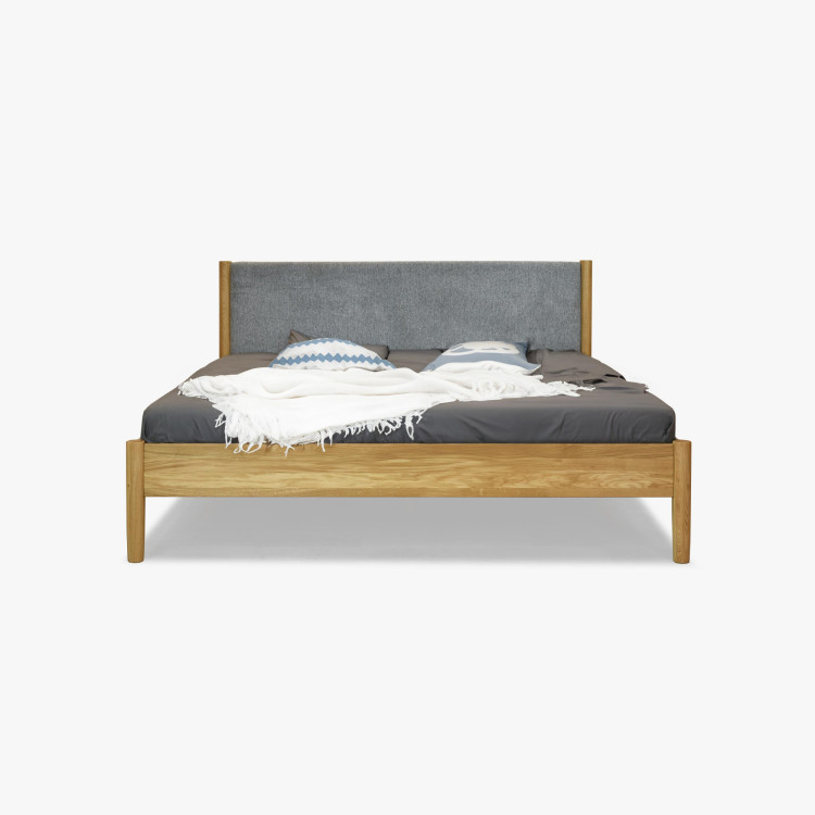 Bett aus massivem Eichenholz mit Stoffkopfteil 180 x 200 cm
