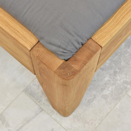 Eiche Bett 180 x 200 cm mit gepolstertem Kopfteil