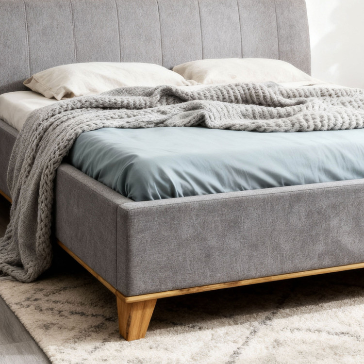 Manchettbett auf Füßen mit Stauraum 180 x 200 cm