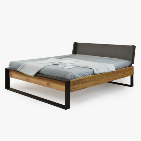 Eichenbett mit Metallfüßen 180 x 200 cm