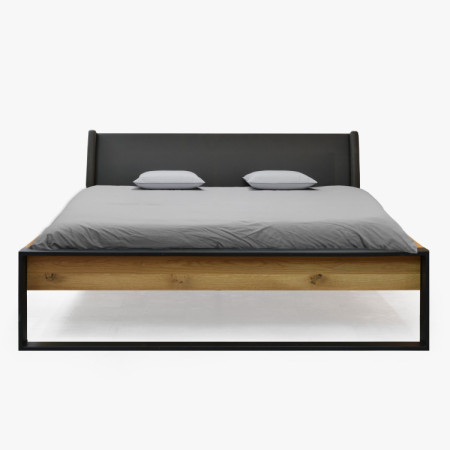 Eichenbett mit Metallfüßen 180 x 200 cm