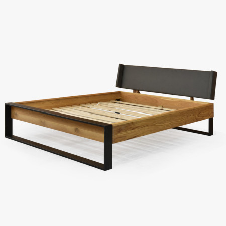 Eichenbett mit Metallfüßen 180 x 200 cm