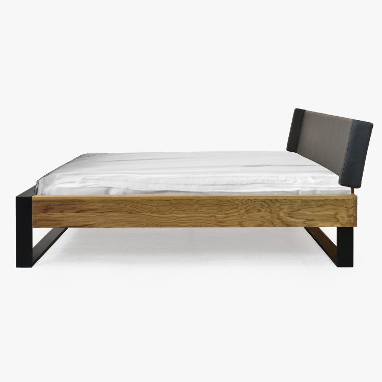 Eichenbett mit Metallfüßen 180 x 200 cm