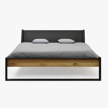 Eichenbett mit Metallfüßen 180 x 200 cm