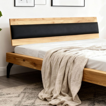 Dubový Bett aus Balken mit schwarzer Polsterung 180 x 200 cm