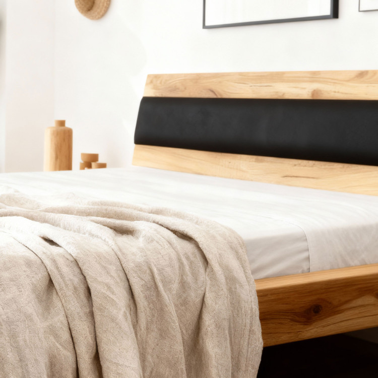 Dubový Bett aus Balken mit schwarzer Polsterung 180 x 200 cm