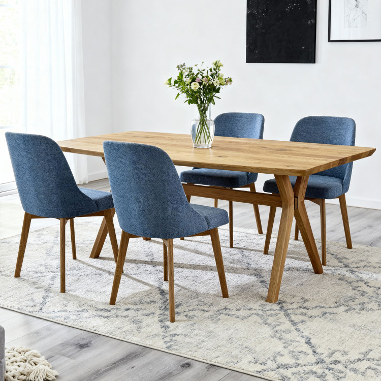 Elegante Esszimmerstühle in blauem Stoff und Eichenbeinen