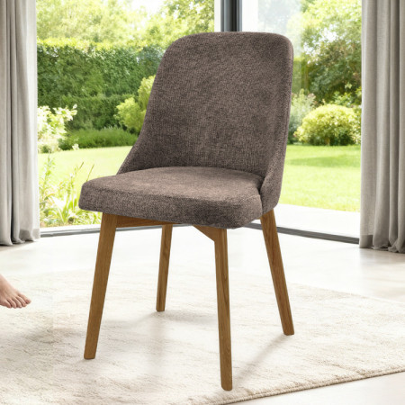 Elegante Esszimmerstühle aus graubraunem Stoff mit Eichenbeinen