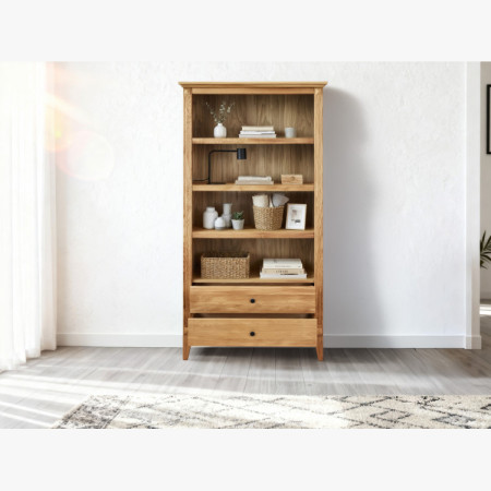 Eichenregal im rustikalen nordischen Stil