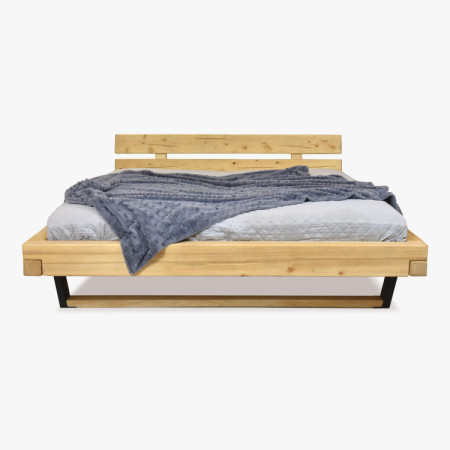 Postel aus Massivholz auf Beinen, Laura Fichte 180 x 200 cm