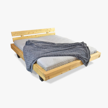 Postel aus Massivholz auf Beinen, Laura Fichte 180 x 200 cm