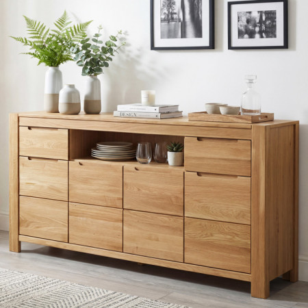 Lange Eichenkommode für das Schlafzimmer