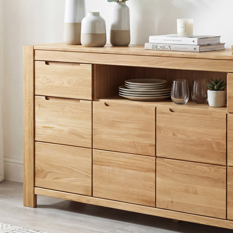 Lange Eichenkommode für das Schlafzimmer