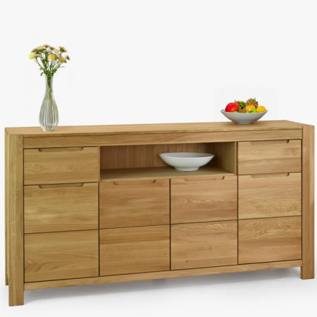 Lange Eichenkommode für das Schlafzimmer