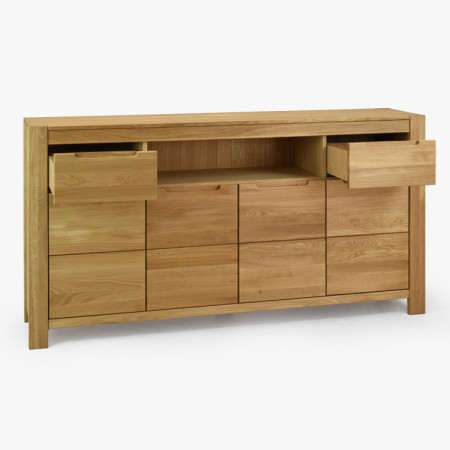 Lange Eichenkommode für das Schlafzimmer