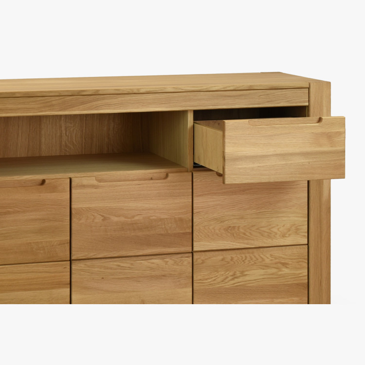 Lange Eichenkommode für das Schlafzimmer