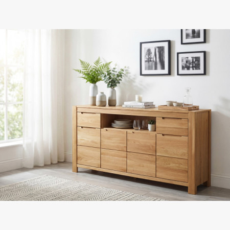 Lange Eichenkommode für das Schlafzimmer