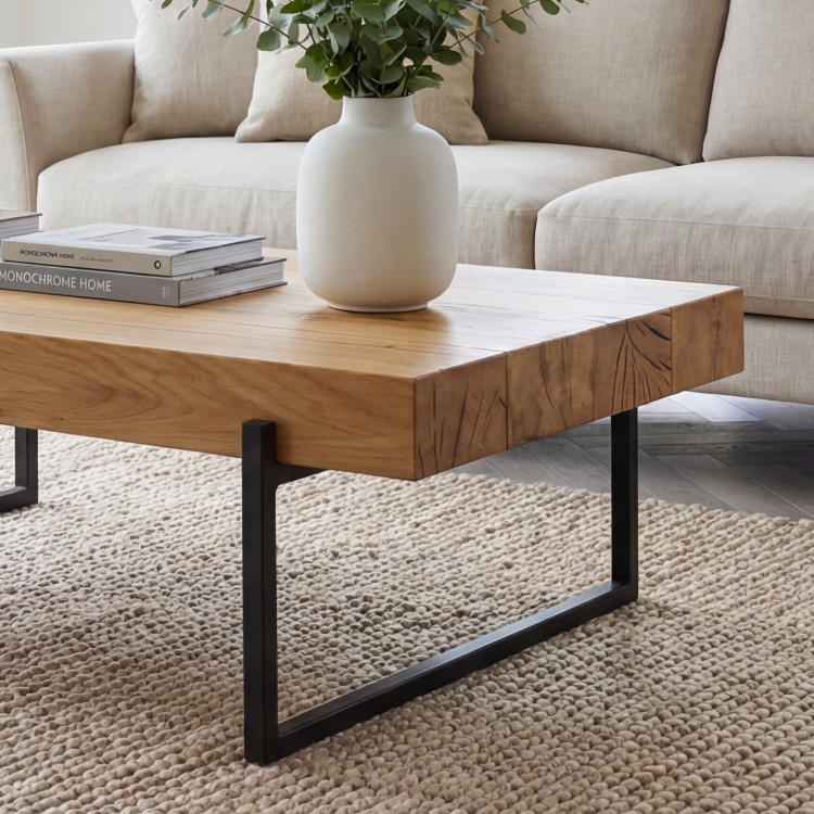 Konferenztisch aus Holzbalken