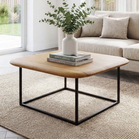 Holz-Couchtisch quadratisch