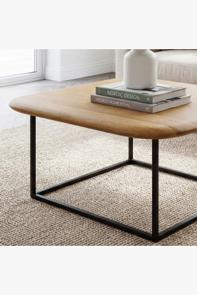 Holz-Couchtisch quadratisch 2