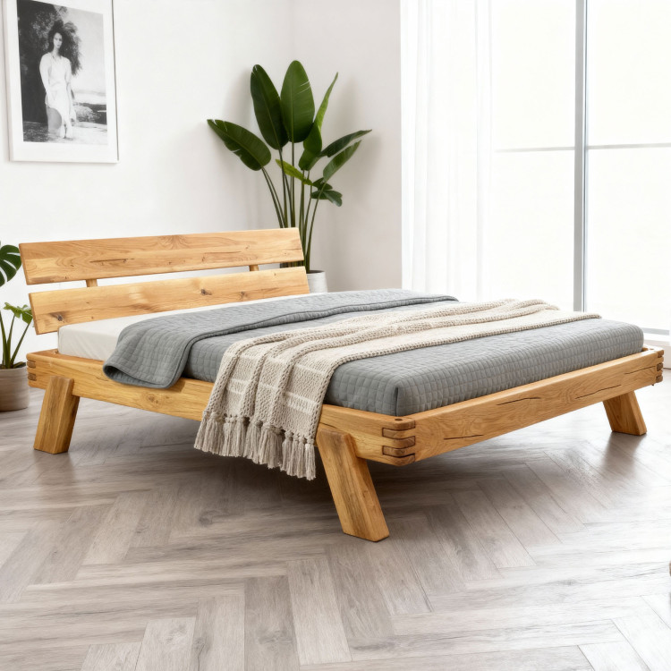 Holzbett aus Eichenbalken 180 x 200 cm