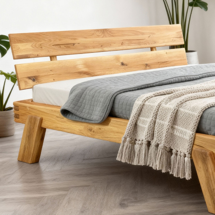 Holzbett aus Eichenbalken 180 x 200 cm