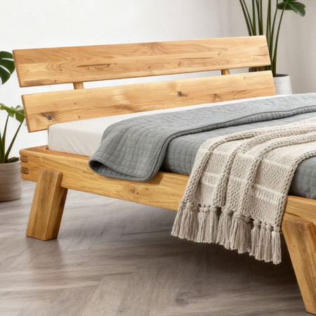 Holzbett aus Eichenbalken 180 x 200 cm