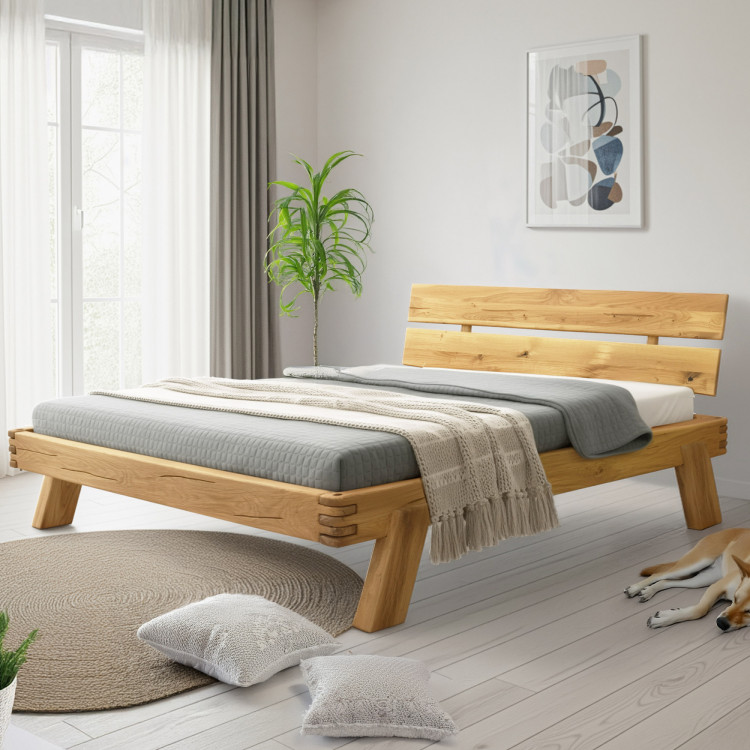Holzbett aus Eichenbalken 180 x 200 cm