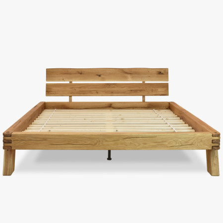 Holzbett aus Eichenbalken 180 x 200 cm