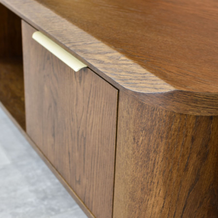 Trohtürige Design-Kommode in der Farbe Nussbaum